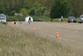 [Vídeo] ¿Y si le montamos el motor de un cohete a una bicicleta?