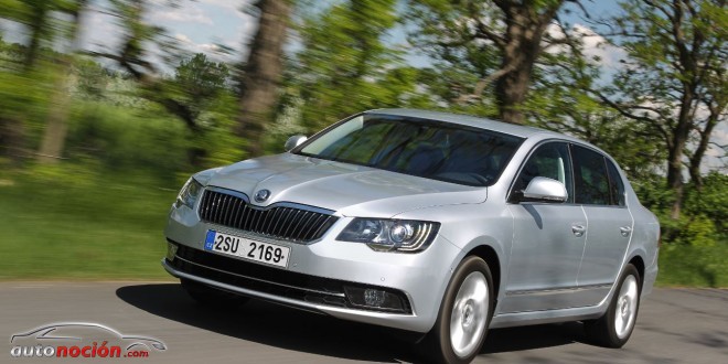 El renovado Škoda Superb es más eficiente, igual de grande y mucho más tecnológico El renovado Škoda Superb es más eficiente, igual de grande y mucho más tecnológico
