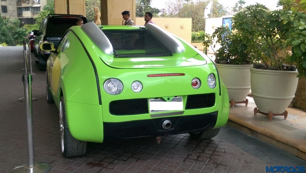 Réplica india Bugatti Veyron (4)