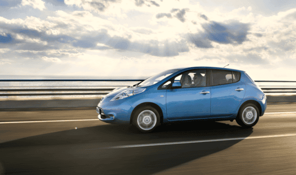 Nissan pone en marcha su nueva fábrica de baterías para el Leaf 2013