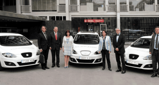 Seat entrega varios vehículos al Ayuntamiento de Barcelona