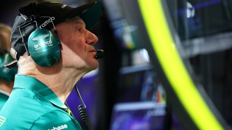 Las decisiones de Newey con el AMR26 podrían retrasar su versión final