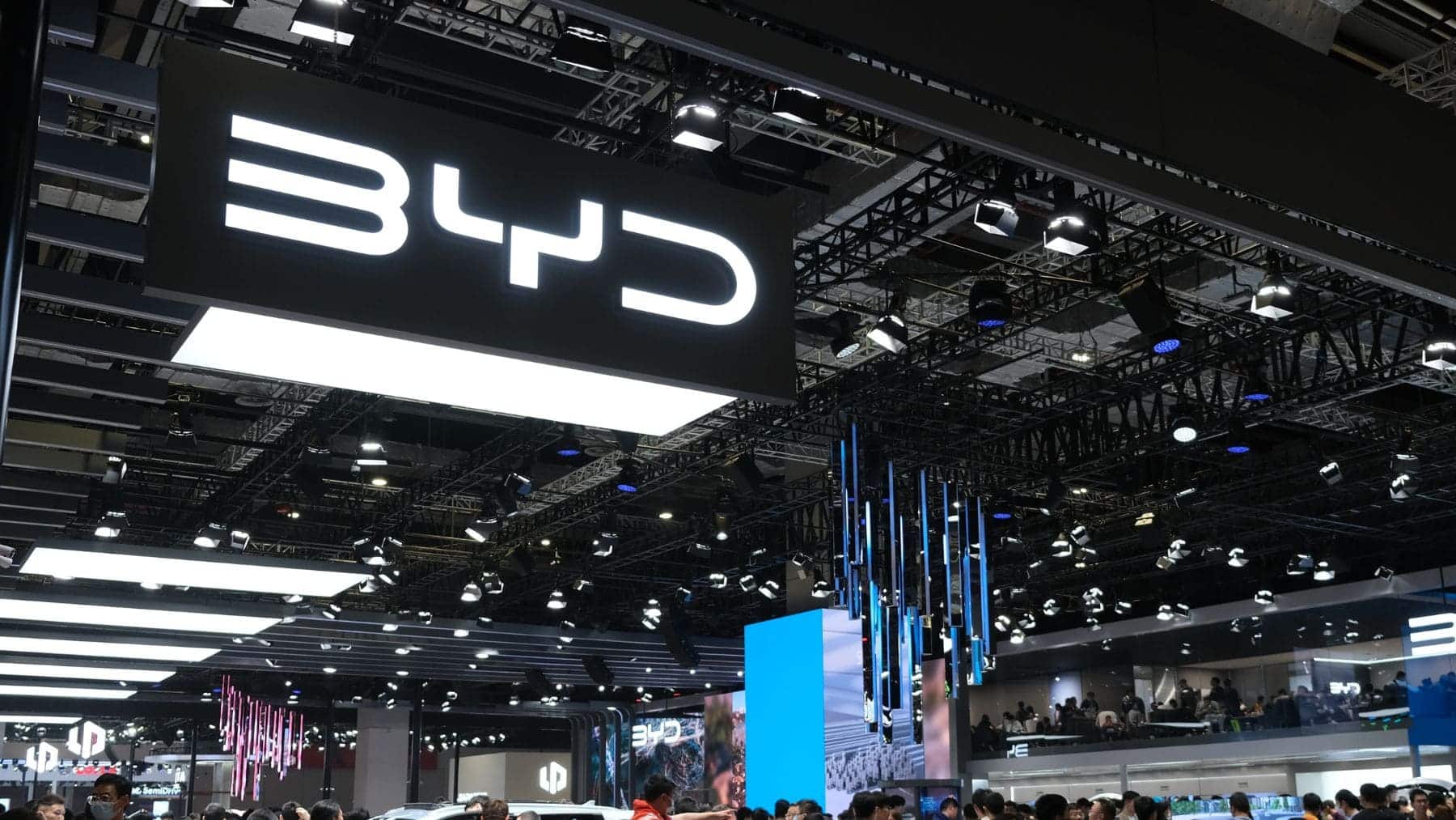 Stellantis intenta apagar el fuego PureTech… y BYD llega con gasolina: hasta 10.000€ para cambiar de coche