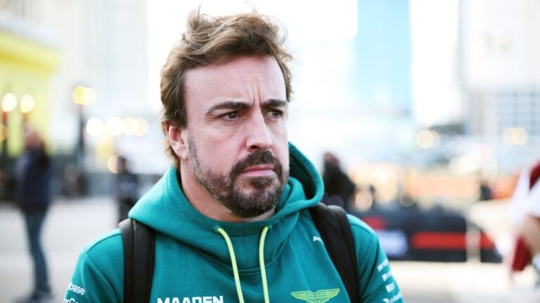 Newey cambia totalmente el diseño del AMR26 a última hora y Honda no lo ve claro con su motor