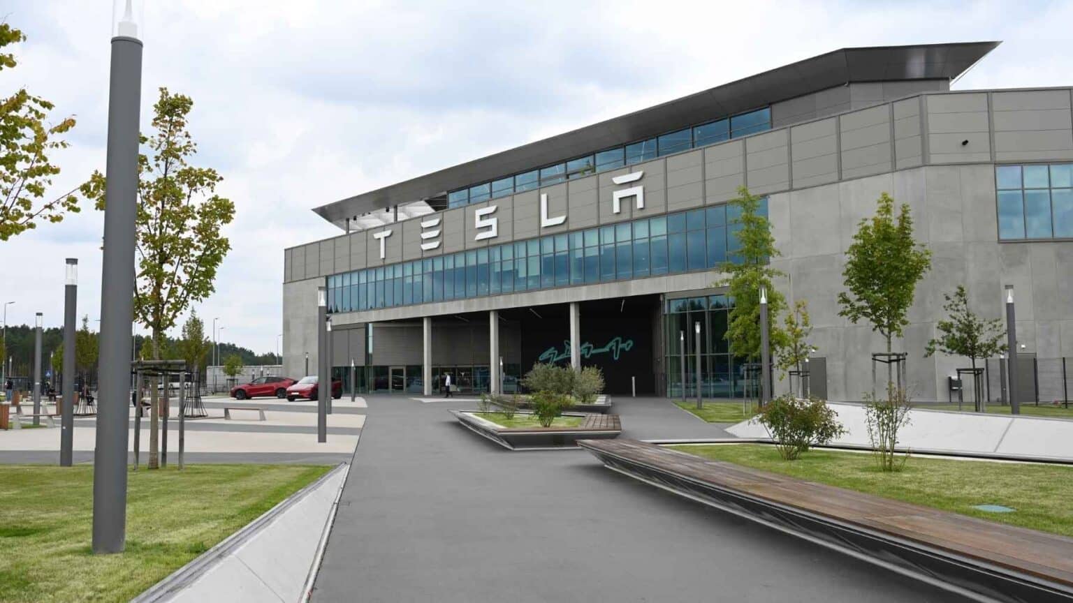 Volkswagen supera a Tesla en coches eléctricos vendidos en Europa en 2025