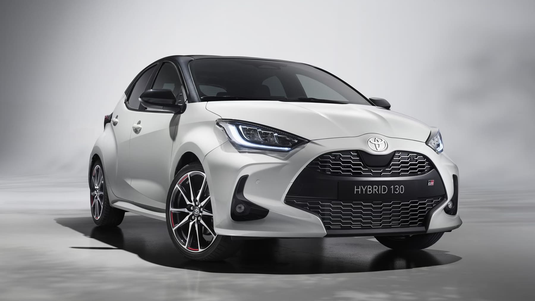 toyota yaris hibrido fernando alonso