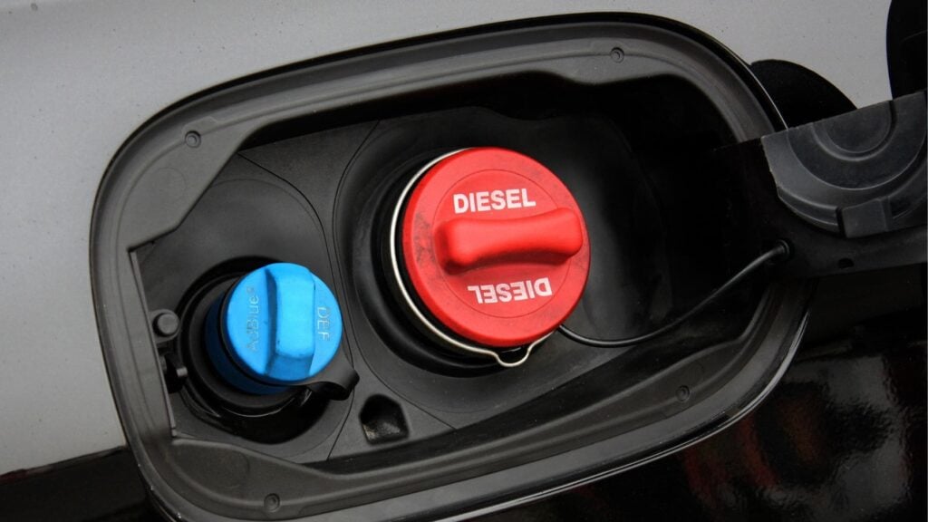 El motor diésel (tal y como lo conocemos) no tiene por qué morir: Japón estrena un propulsor comercial que quema amoníaco y mantiene viva la combustión