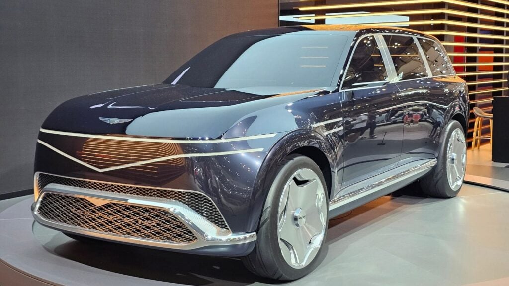 Hyundai se la juega con su ‘anti-Mercedes’: el Genesis GV90 venía clavarle el golpe definitivo al lujo alemán… pero va a tener que esperar