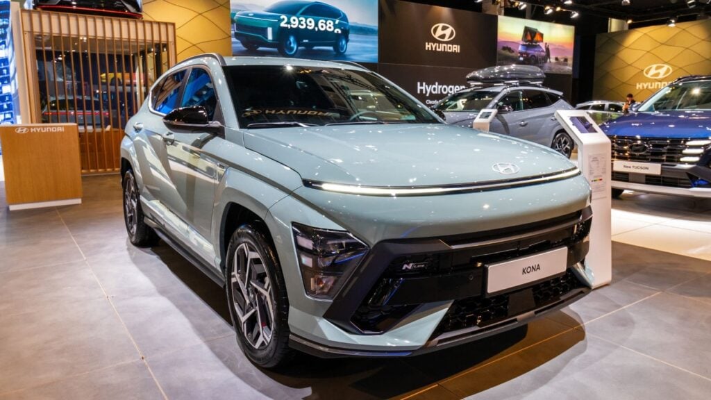 Hyundai aprieta donde más duele en el B-SUV: el Kona 2026 gana potencia y lo cambia todo por dentro