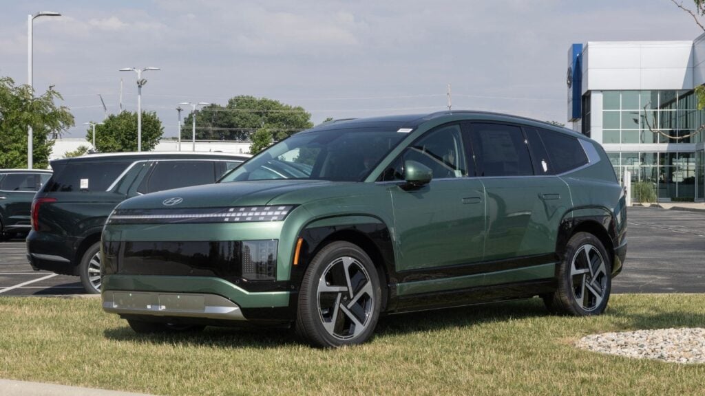 Hyundai va con todo en 2026: aparece el IONIQ 9 con descuento de 6.310€, 110,3 kWh y recarga rápida para humillar a Europa