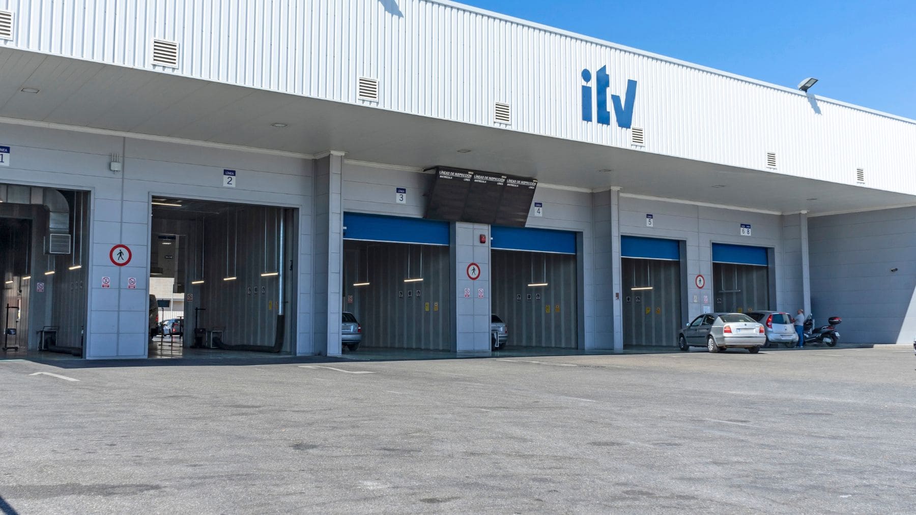 La UE prepara este giro de 180º en las ITV: 2026 es el año clave y a muchos coches les va a doler