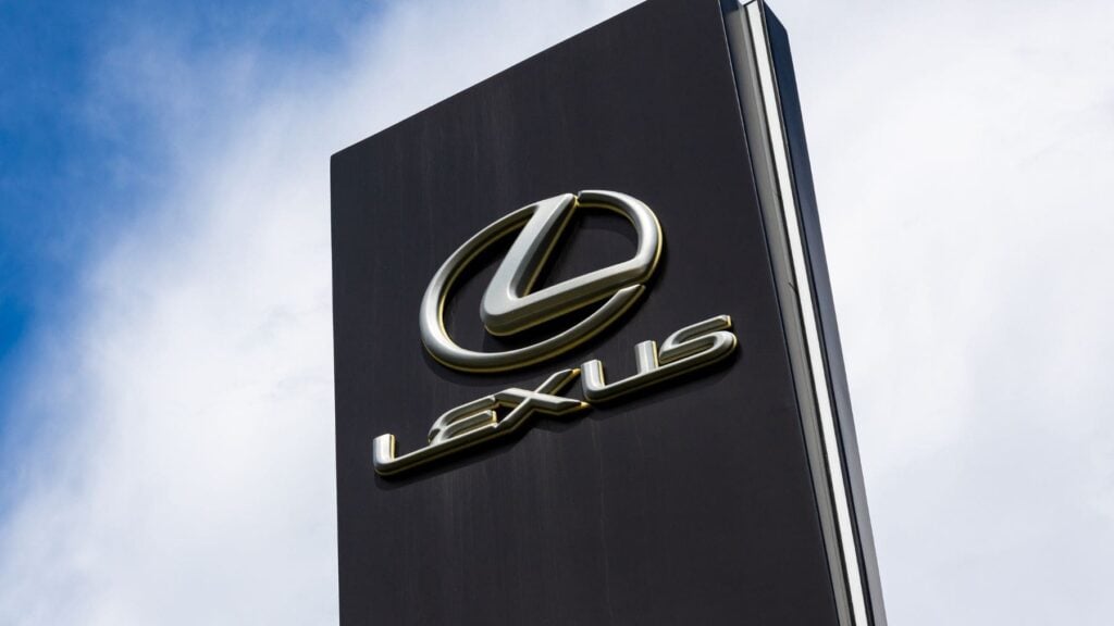 La nueva jugada de Lexus que nadie esperaba en 2026: revisión y ‘coche gratis’ 24h… si cumples estas condiciones