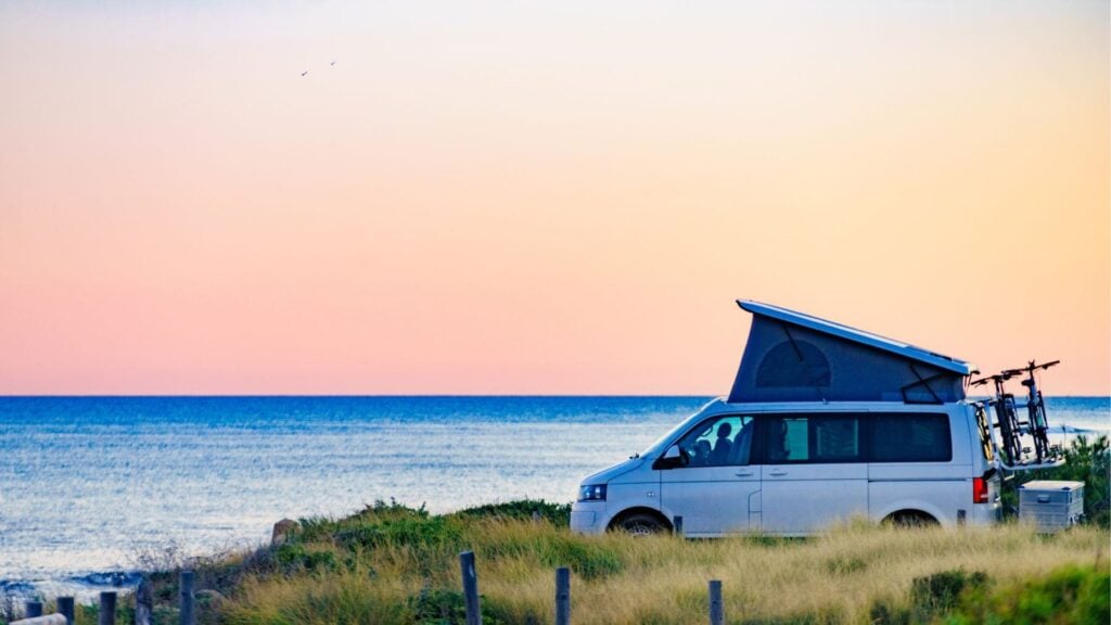 Ni Sharan ni Alhambra: lo de los monovolúmenes en España pasó a mejor vida. Si tienes familia (muy) numerosa, estas son las mejores furgonetas de 9 plazas