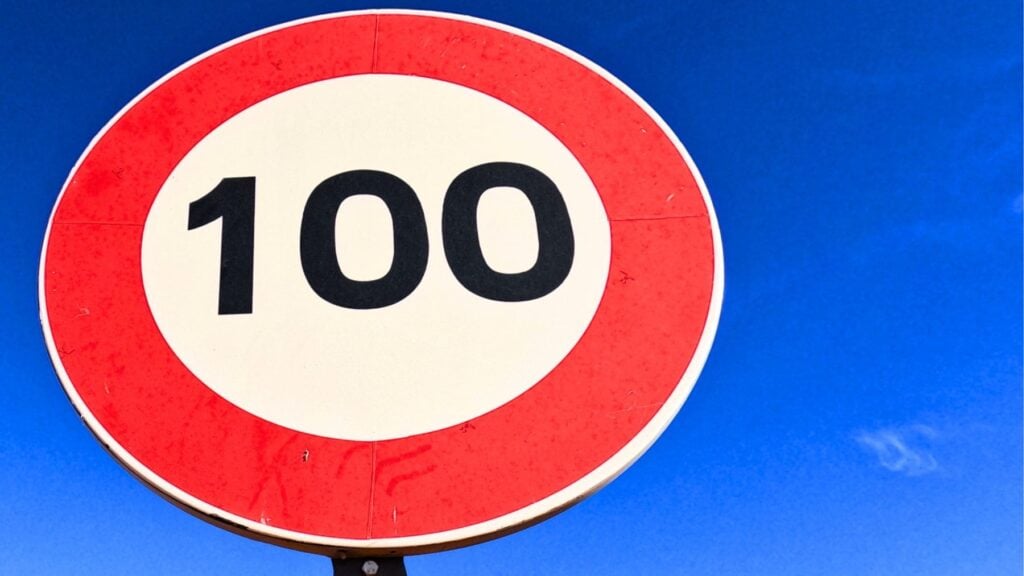 No es un cambio de normativa, es señalización: así está creciendo el ‘nuevo 100 km/h’ en autopistas y autovías españolas