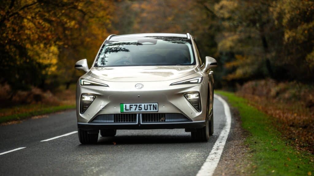 Por menos de 38.000 €, este SUV eléctrico ofrece 530 km WLTP, 244 CV y carga rápida de 144 kW. Sus ‘primos’ chinos se van a poner nerviosos