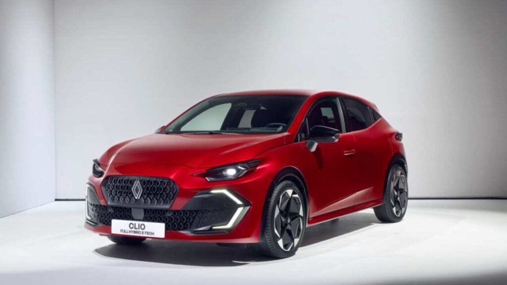 Ni SUV ni chino: el coche que lo ha reventado en enero tiene 160 CV, híbrido sin enchufe… y una sorpresa