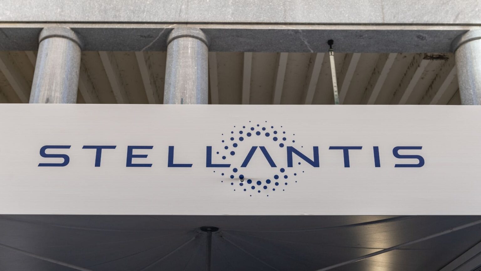 Stellantis frena la campaña de BYD en Italia contra sus motores PureTech