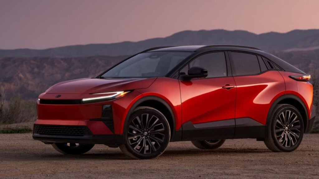 Toyota anuncia un nuevo C-HR eléctrico: 338 CV con tracción total, hasta 287 millas de autonomía y carga rápida en 30 minutos