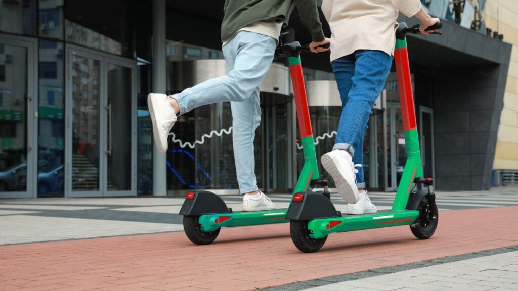 DGT y Guardia Civil se ponen serios con los VMP: así funciona el registro y cuándo te pueden inmovilizar el patinete