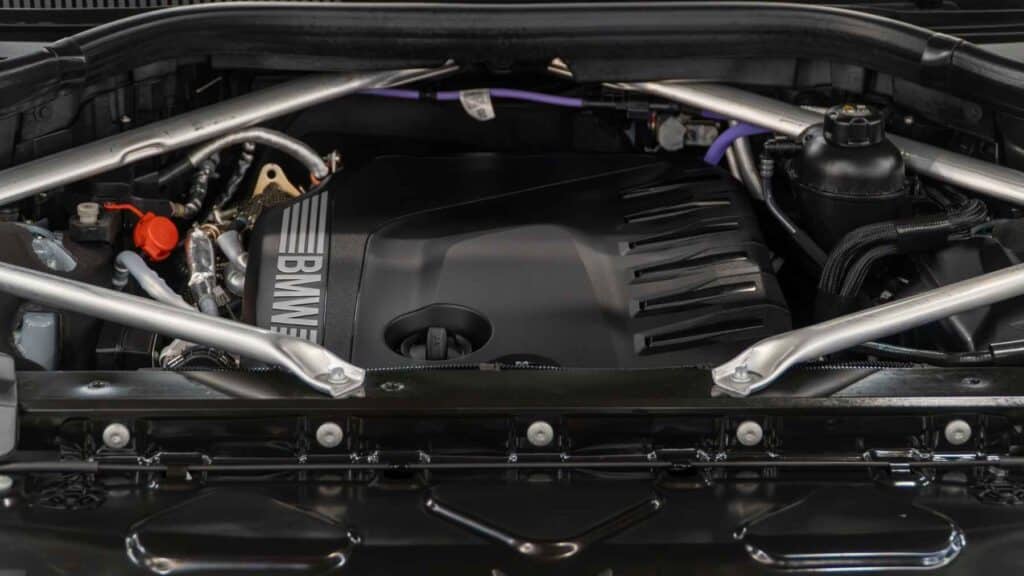 La UE deja vivir a la gasolina… pero a 3 euros el litro: el problema de los e-fuels es que no cuadran para a nuestro bolsillo