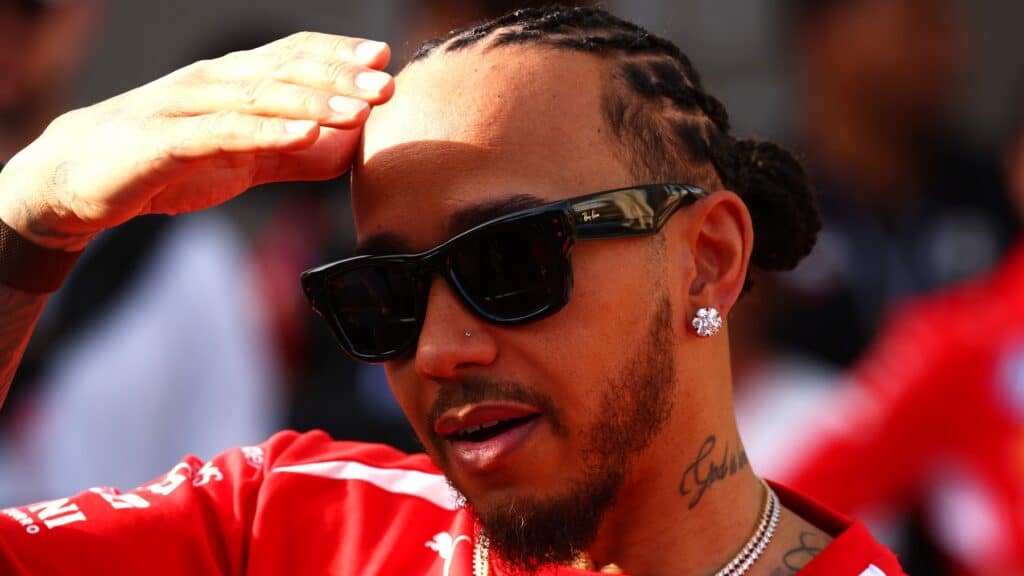 Hamilton y las 100 páginas para leer: «Somos más lentos que F2, es ridículamente complejo»