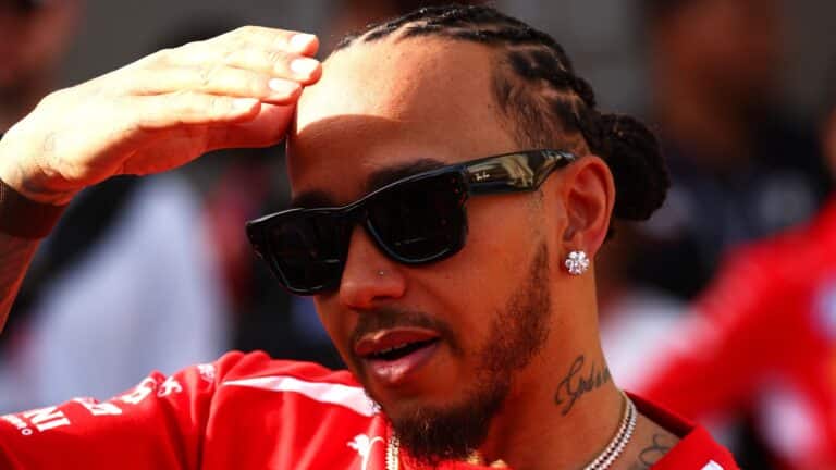 Hamilton y las 100 páginas para leer: «Somos más lentos que F2, es ridículamente complejo»