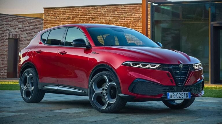 No es un Tucson ni un Sportage, pero este SUV italiano tiene diésel, PHEV con etiqueta CERO y algo que ningún rival coreano o chino puede replicar