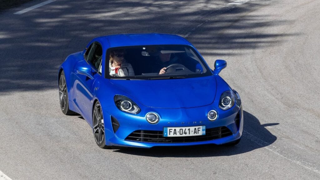 No son SUV ni eléctricos, pero estos coches de Alpine, BMW, Ford y Porsche tienen algo que ya no se fabrica: son los últimos de su especie y desaparecen en 2026