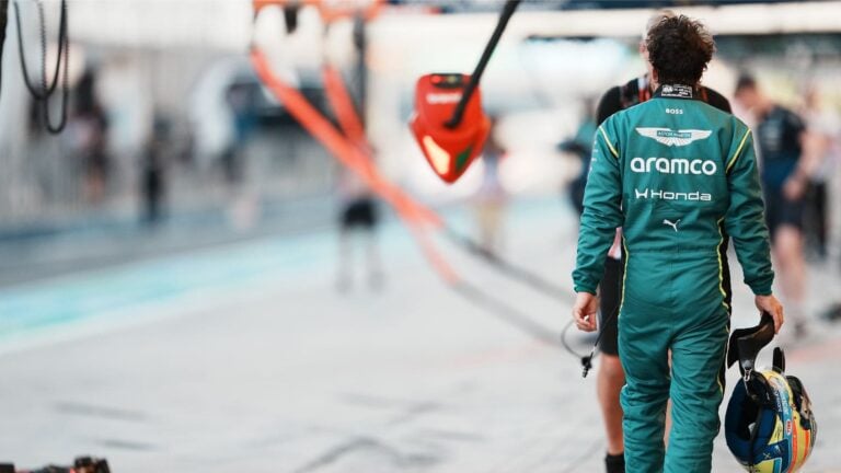 De no poder ni tomar la salida en Australia… a un fin de semana positivo: caos informativo con el motor Honda de Aston Martin