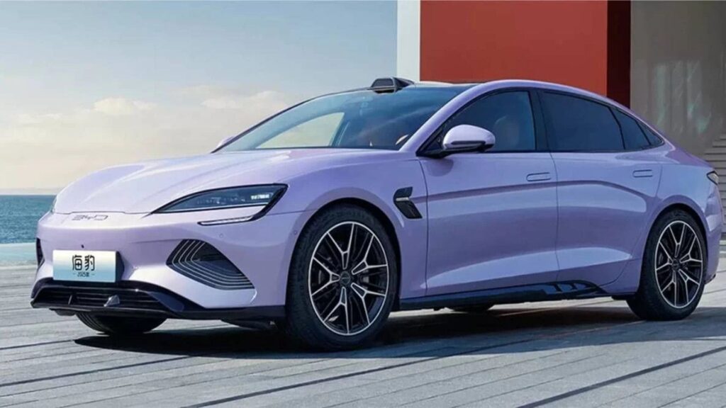 Europa se llena de SUV… y China llega ahora y responde con una berlina de 5 metros: 322 CV, batería Blade, LiDAR y hasta 705 km