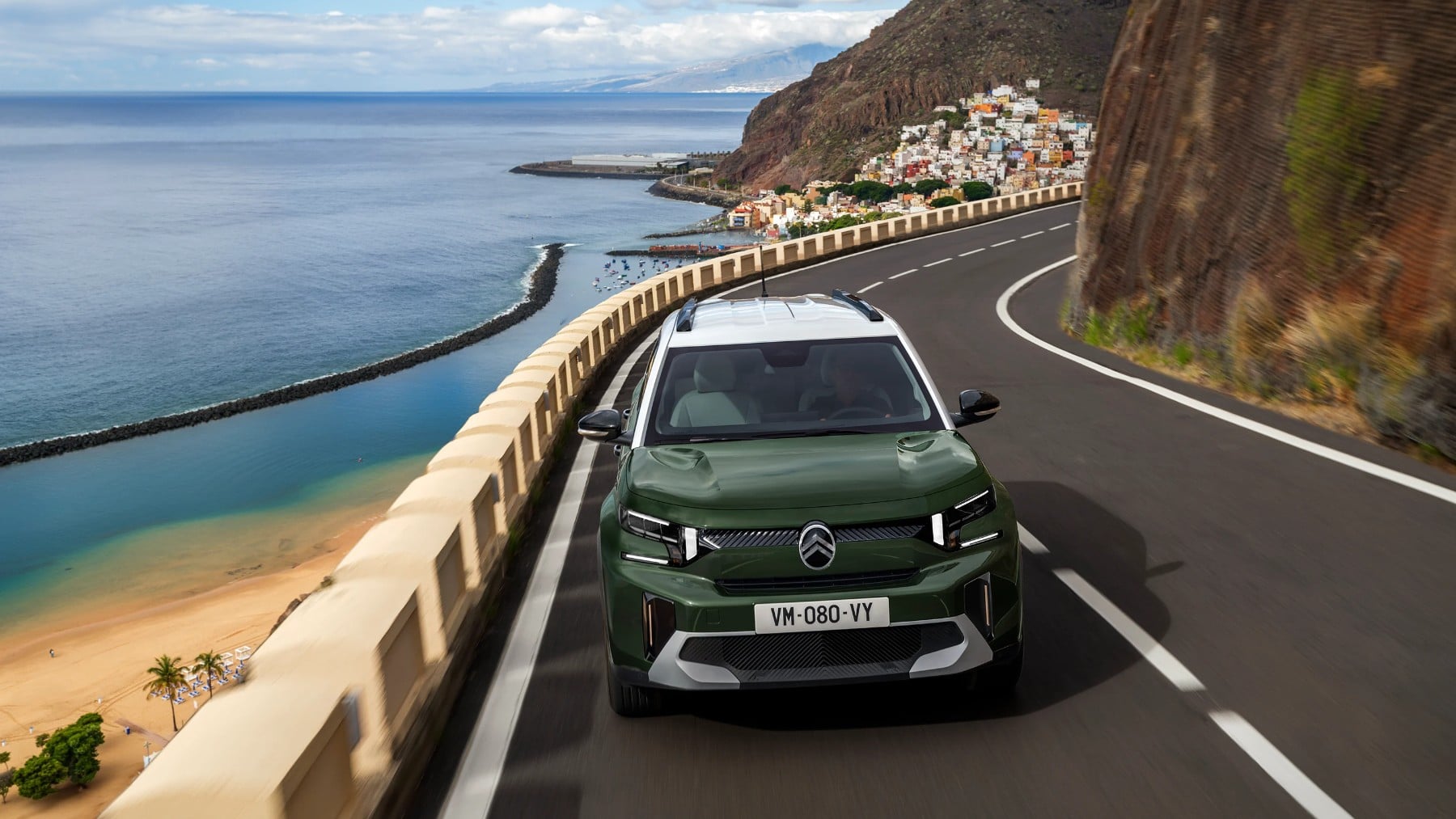 España se ha obsesionado con los SUV chinos baratos… y los franceses tienen respuesta en 2026 con este brutal 7 plazas desde 17.840 euros