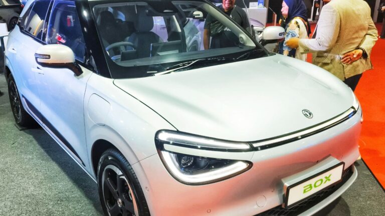 Cuesta menos que un Dacia Sandero, es 100% eléctrico y tiene 10 años de garantía en el motor: este es el nuevo coche (chino) más barato de España