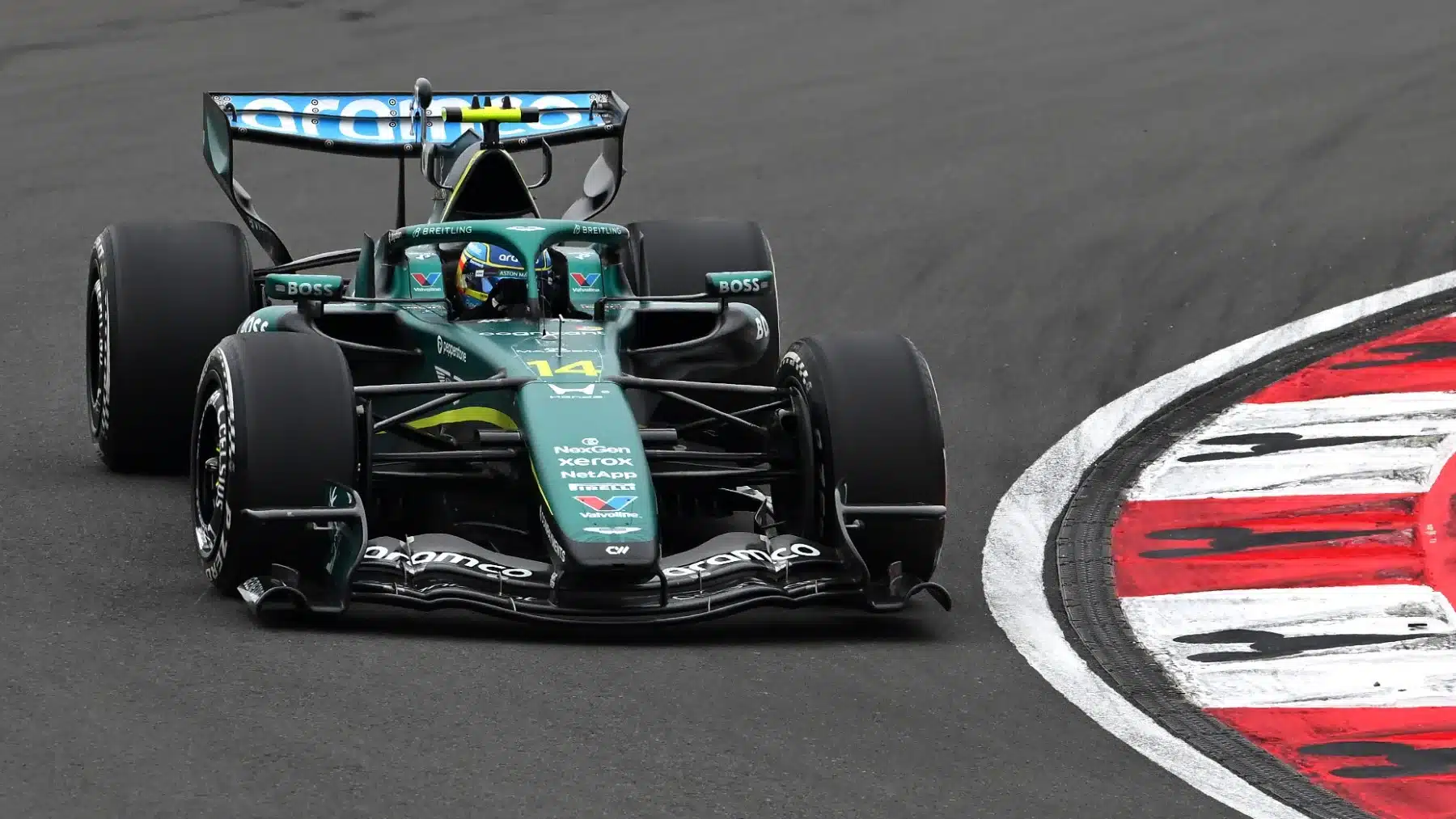 Alonso completa la primera carrera del año: «Espero que esto motive a las dos fábricas»