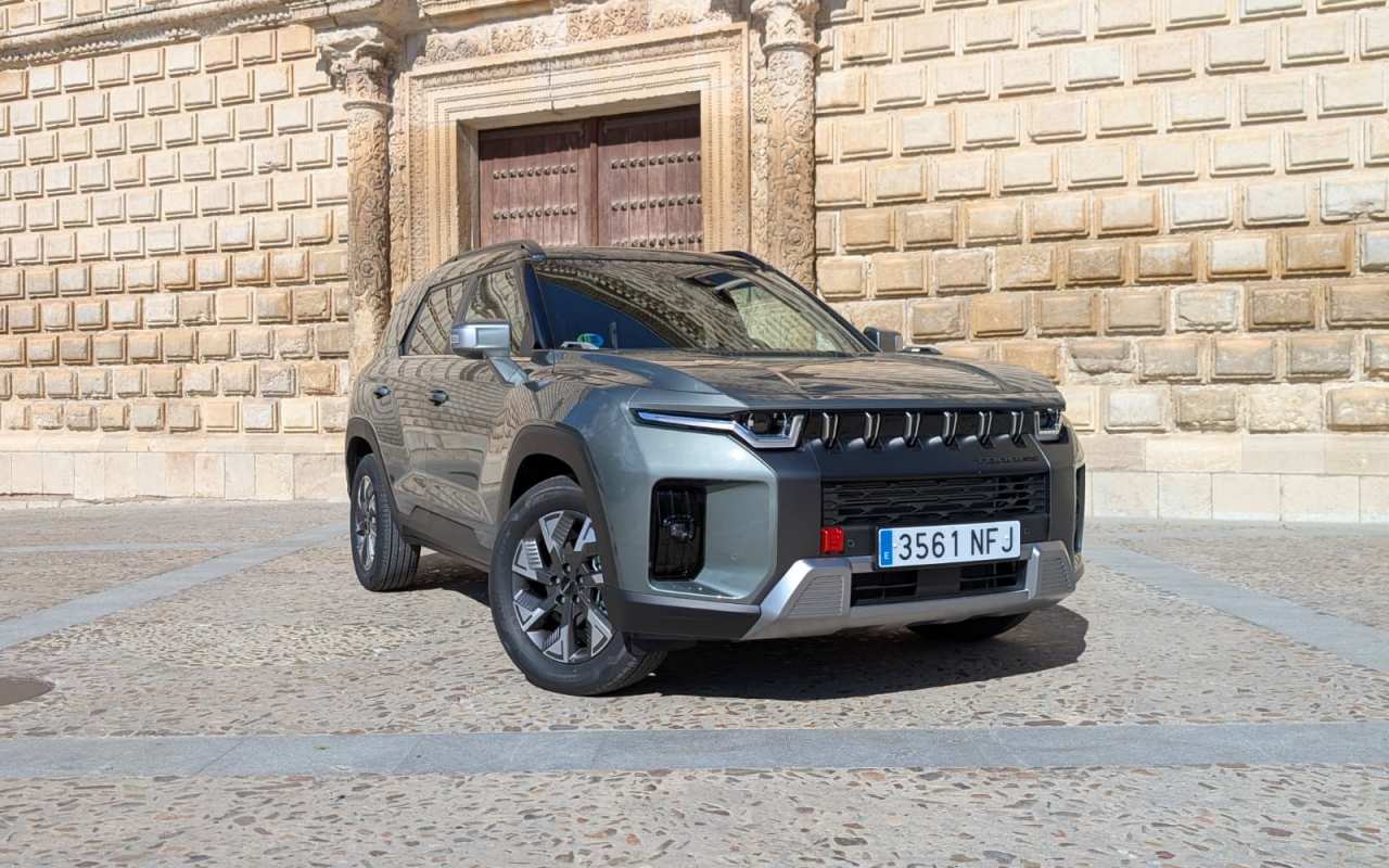 No es un RAV4 ni un Sportage, pero este SUV coreano tiene 839 litros de maletero, 204 CV, etiqueta ECO… y cuesta menos de 28.000 €