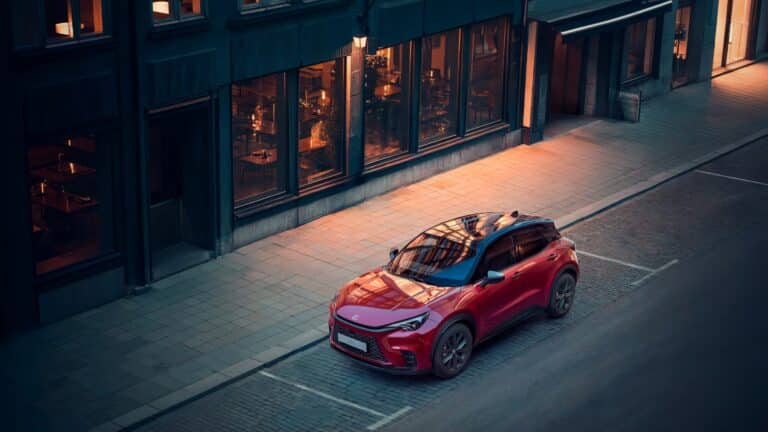 No es alemán, pero este SUV urbano tiene calidad premium, 136 CV, gasta 4,5 litros y la fiabilidad de Toyota