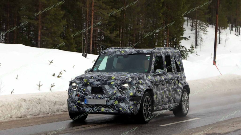 Nuestros fotógrafos cazan al futuro mini clase G de Mercedes y confirmamos lo que todos esperaban con sus fotos espía