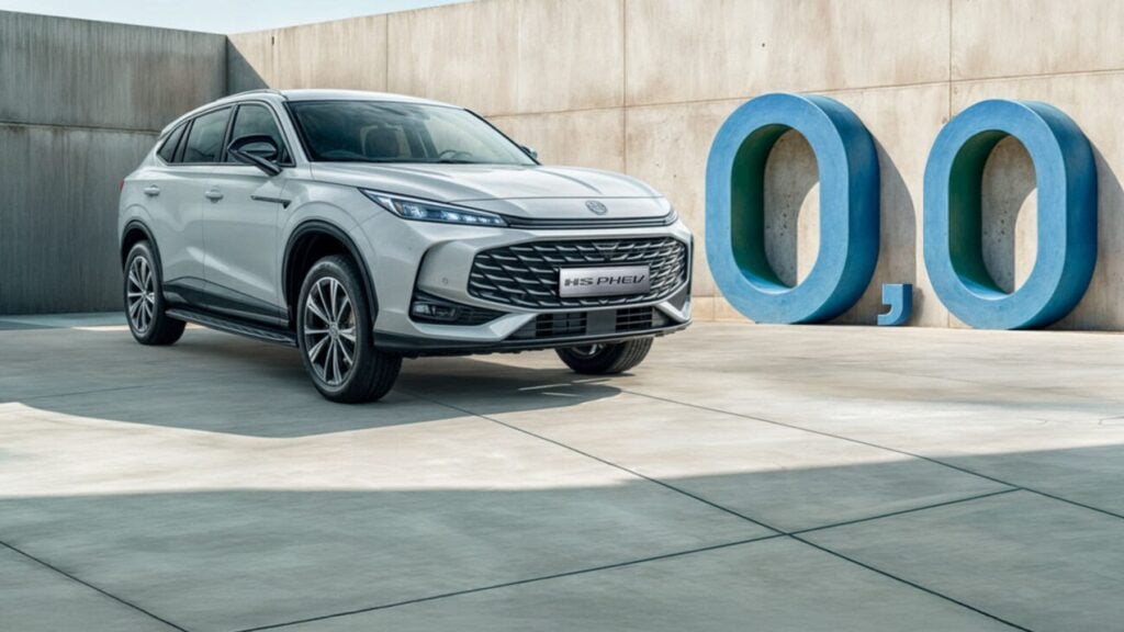 China tiene el nuevo ‘anti-diésel’ para España: 272 CV, 90+ km en eléctrico, más de 1.000 km… y sin entrada por 299 €/mes