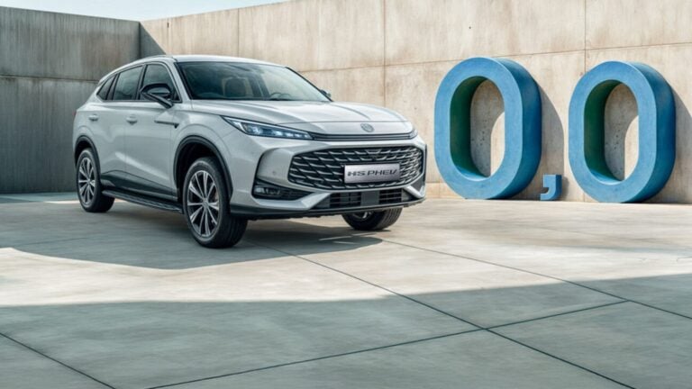 China tiene el nuevo ‘anti-diésel’ para España: 272 CV, 90+ km en eléctrico, más de 1.000 km… y sin entrada por 299 €/mes