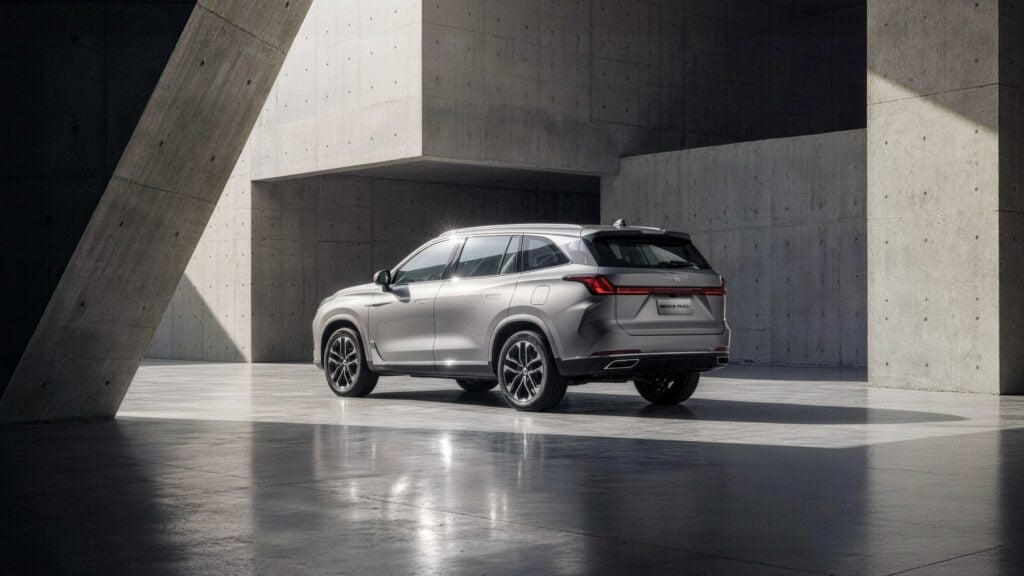 El MG S9 prometía romper el mercado de las 7 plazas. Tiene 100 km eléctricos y cuesta menos de 42.000 €… pero hay un detalle que cambia por completo la compra