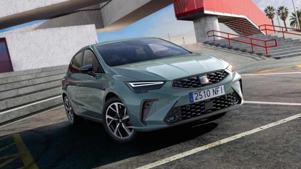 Sin etiqueta ECO, sin ser híbrido ni tampoco eléctrico. Este coche español es ahora mismo el más vendido de España en 2026… y nadie se lo explica