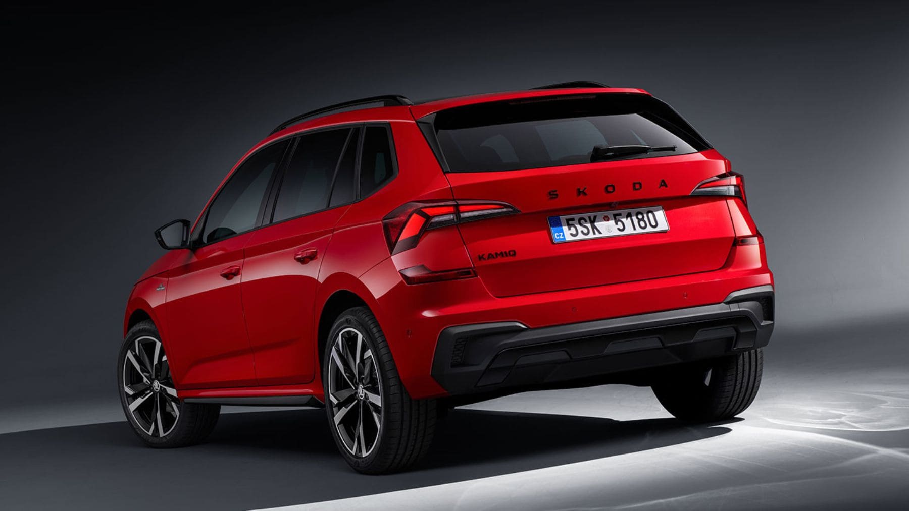 España se pelea por compra el T-Cross y nadie se fija en su primo checo: más espacio, mismo motor… y menos factura