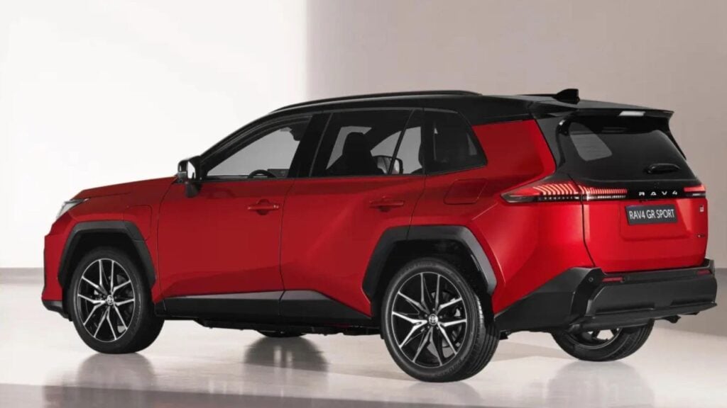 Toyota tiene un nuevo problema en España con el RAV4 PHEV: 320 CV, 80 km eléctricos, entregas en abril… pero algo está pasando