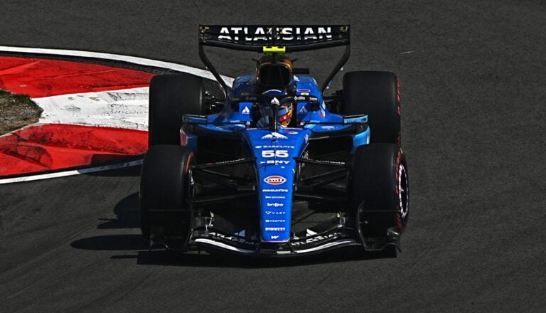 Carlos Sainz rescata a Williams: «Voy tan lento que no me divierto»