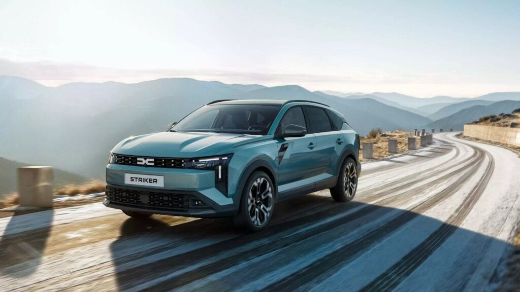 Por menos de 25.000 €, etiqueta ECO, 700 litros y opción 4×4: el Dacia Striker hace algo que el SEAT León no puede ni por 27.500 €