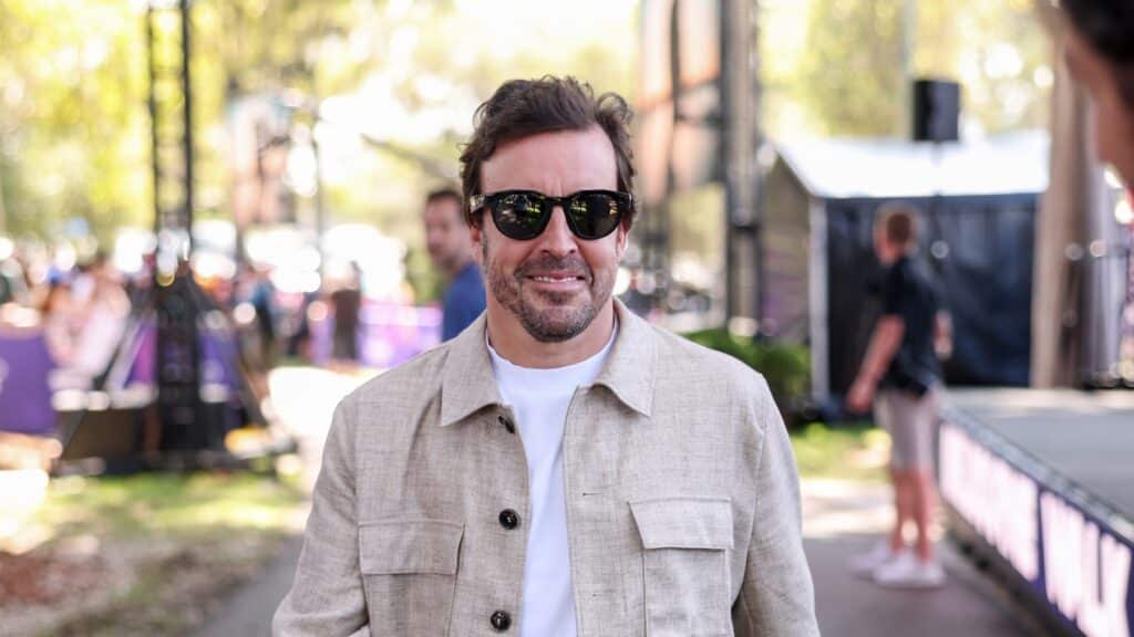 Alonso saca luz dentro del drama: «Ganaré un campeonato con este equipo»