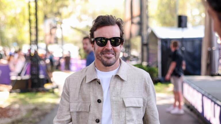 Alonso saca luz dentro del drama: «Ganaré un campeonato con este equipo»