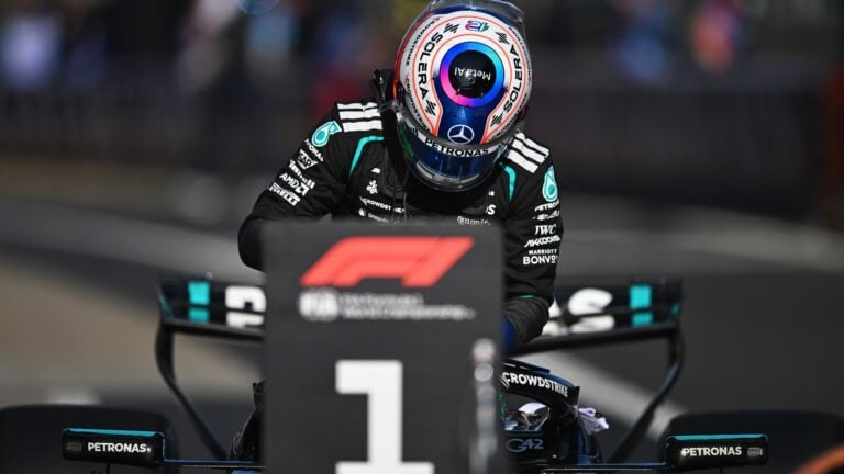 Antonelli logra la pole más precoz; Alonso y Sainz, fuera en Q1