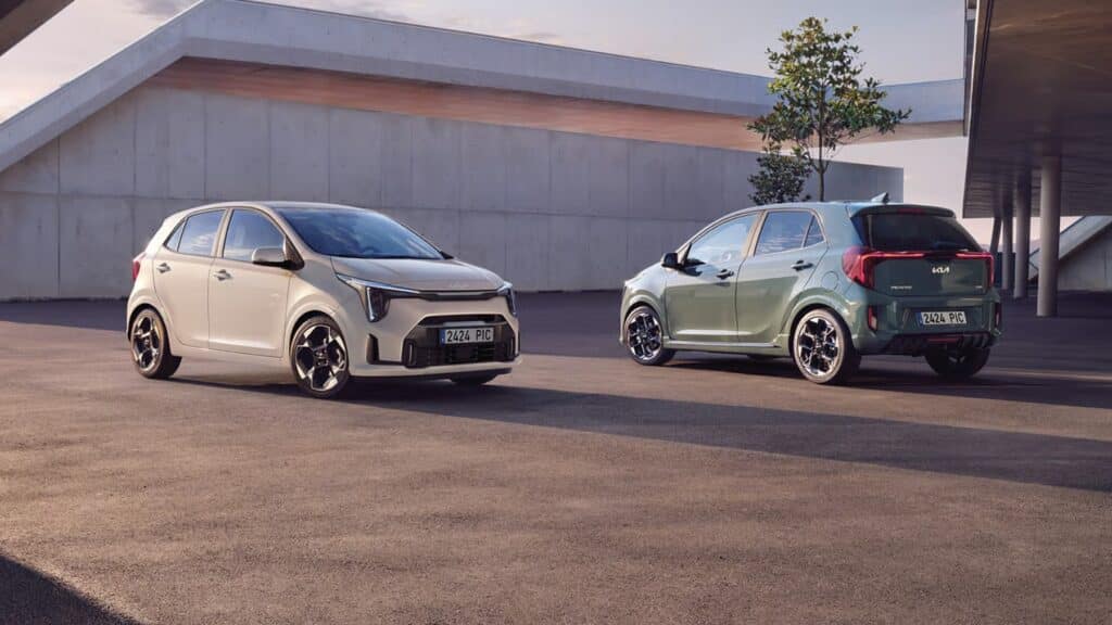 No corre mucho, no tiene etiqueta ECO y cuesta 3.500 € más que un Fiat… pero el Kia Picanto sigue vendiendo en España y tiene una explicación