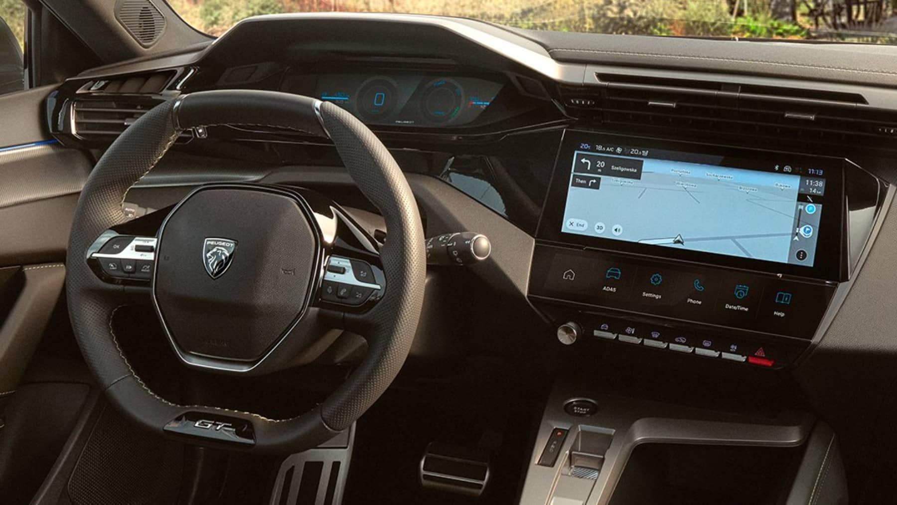 Peugeot cambia las reglas del compacto en España con un 308 que integra ChatGPT en el sistema multimedia, recupera los botones físicos con i-Toggles… y ya hay primeras fotos del interior