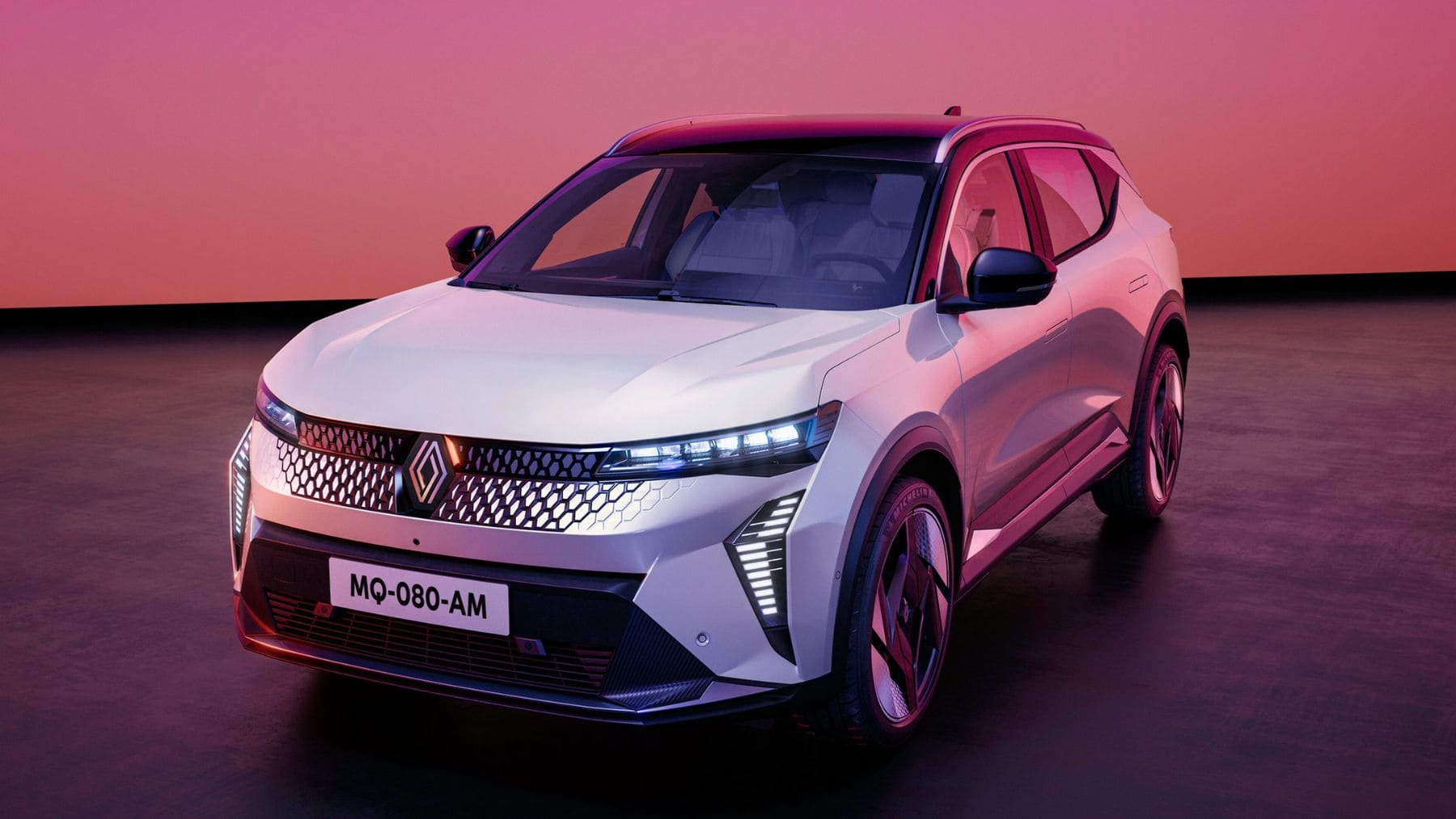 Mientras todos miran al R5 y al Twingo, Renault le baja el precio a su Coche del Año en Europa: 34.896 €, 430 km WLTP y etiqueta CERO hasta el 30 de abril